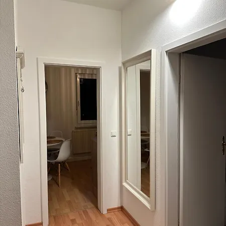 Stadtrandtraum Flughafen Porsche Messe Leipzig シュクロイディッツ