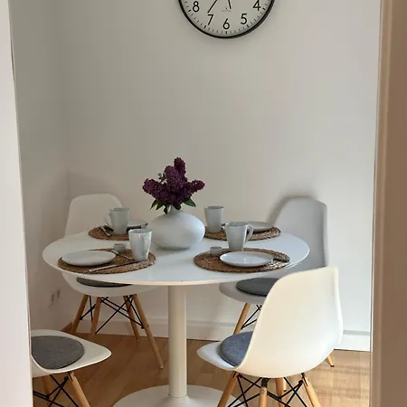 Stadtrandtraum Flughafen Porsche Messe Leipzig アパート シュクロイディッツ