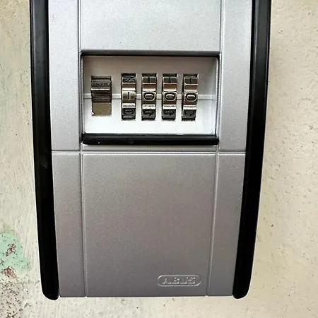 Stadtrandtraum Flughafen Porsche Messe Leipzig アパート