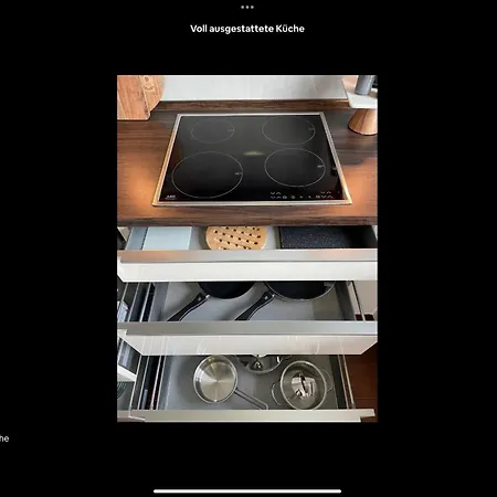 Stadtrandtraum Flughafen Porsche Messe Leipzig * シュクロイディッツ