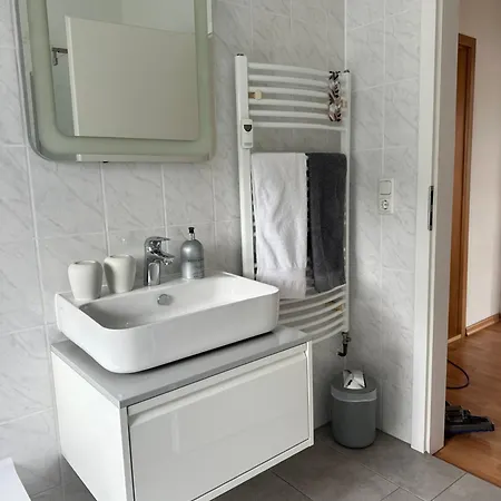 Stadtrandtraum Flughafen Porsche Messe Leipzig アパート